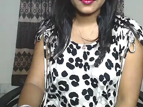 VelvetCoupleLive webcam