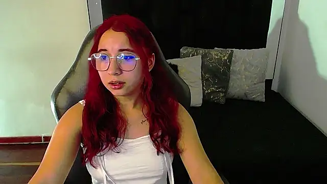 Lyrarose__ webcam