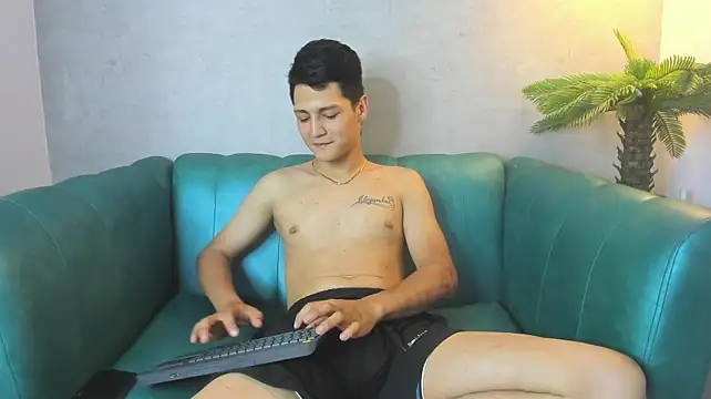 Julian_Fiire live sex cam