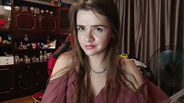 QueenBeatrice webcam