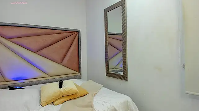 GiaCaprianii webcam
