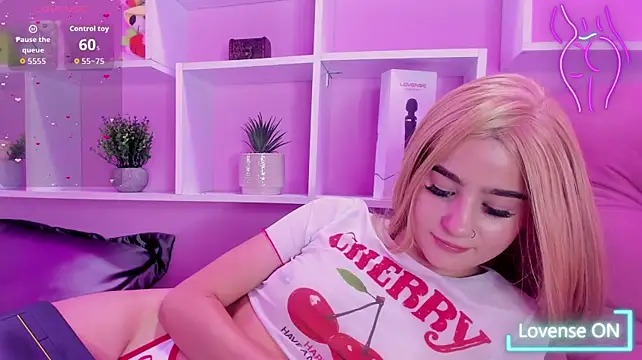 ChloeLaurenttt webcam