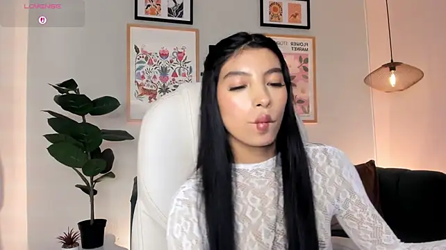 Tiffany_Low