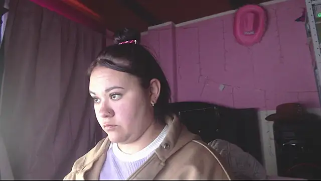 NikkiRous_ webcam