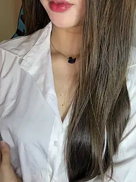Yiyina_17 webcam