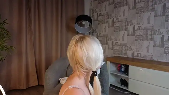 GoldenLenarz webcam