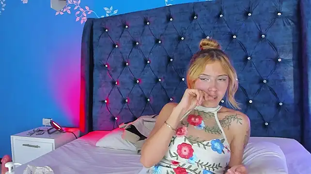 violetsmith1_ webcam