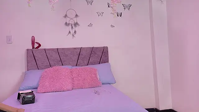 NahomyEvans webcam
