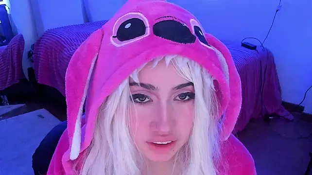 LilyMoon2 webcam