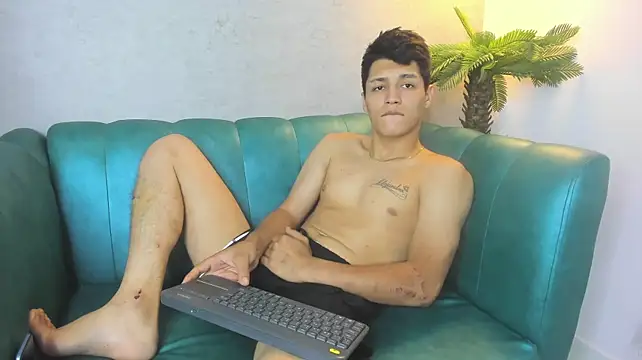 Julian_Fiire webcam