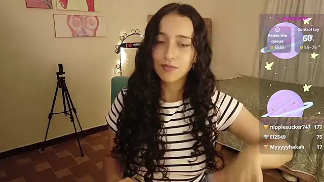 Zoe_SiSoy live cam on StripChat