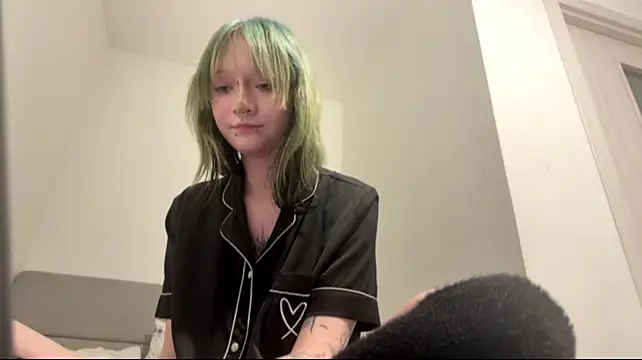 CrystalXross webcam