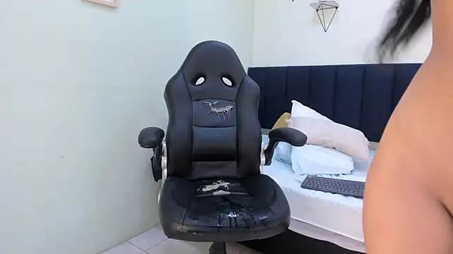 mayaevansmg webcam