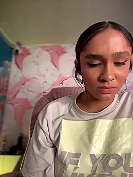 isabella-teen (F teen) - Flash Tits🍒