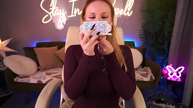 LylaYeess webcam