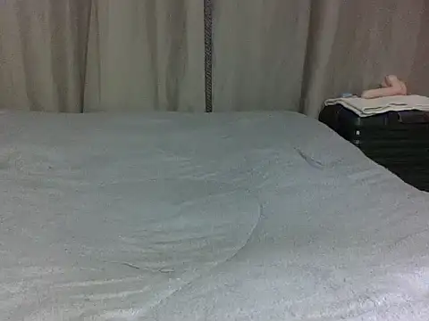 Oratilwe09 live cam on StripChat