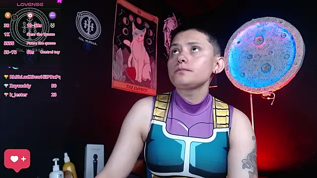 girl_intense444