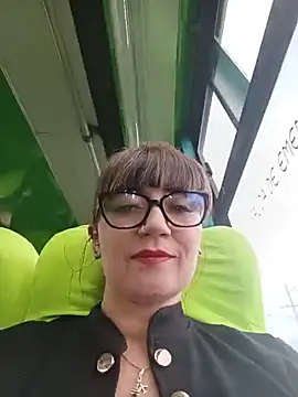 tata_sanz_ live cam on StripChat