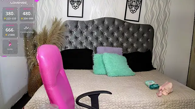 katt_eyes__ webcam