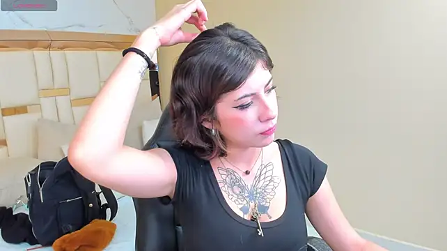 princess_meloody live cam on StripChat