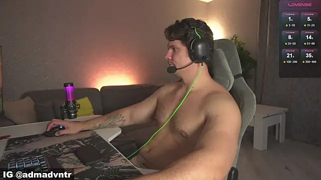 Rus_adventure7 live cam on StripChat