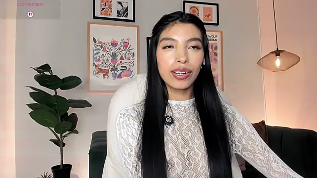 Tiffany_Low webcam