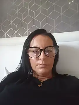 VelvetNaughty-Shem webcam