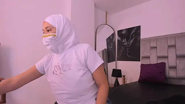 zuri_zayn webcam