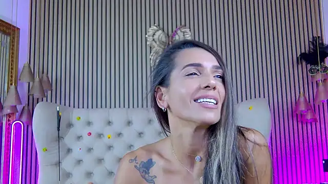 PlayfulShow webcam