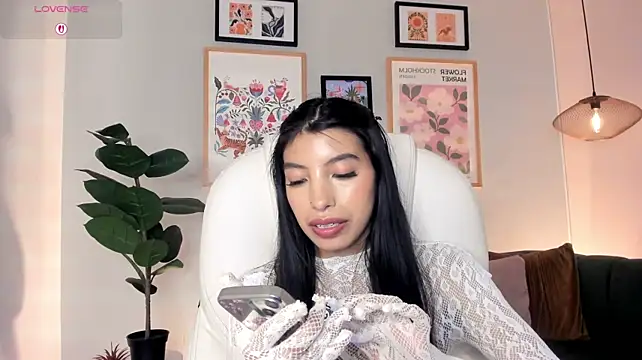 Tiffany_Low webcam
