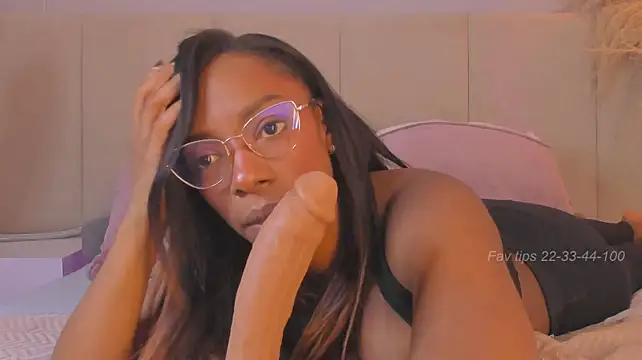 aprilebony_ webcam