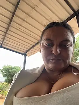 Horny-Mommy-Dirty webcam