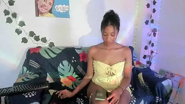 ElectraaJoness webcam