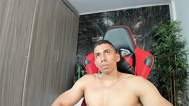 Erik_castle webcam
