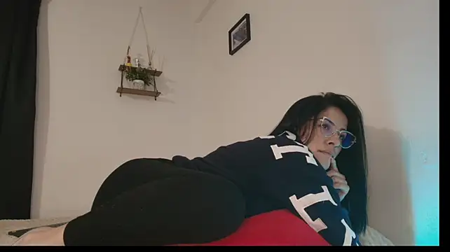 Scarlett_wine webcam