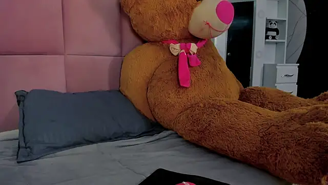 Hillary_Pretty webcam