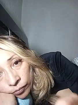 alexiajames_13 webcam