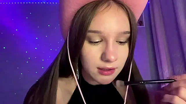 DonetteAlaya webcam