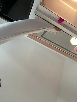 Jenn_Layton webcam