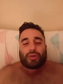 Activazo1998 webcam