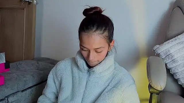 Aura_moons