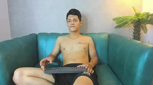 Julian_Fiire webcam
