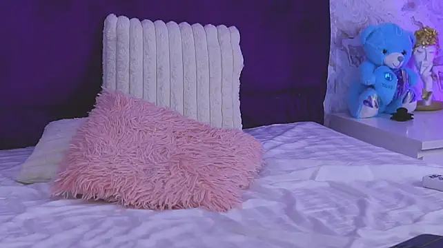 EllinaNuria webcam