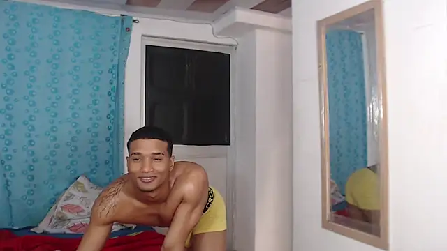 Dani-brown webcam