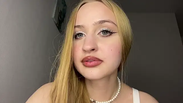 SexyLuxymur webcam