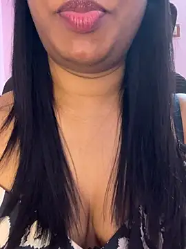 Tamil_Maaya webcam