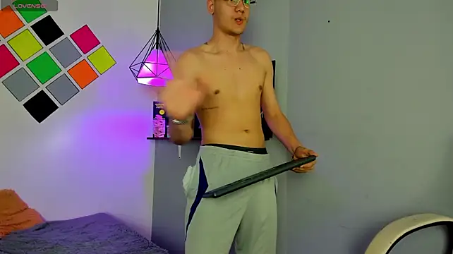 luca_white webcam
