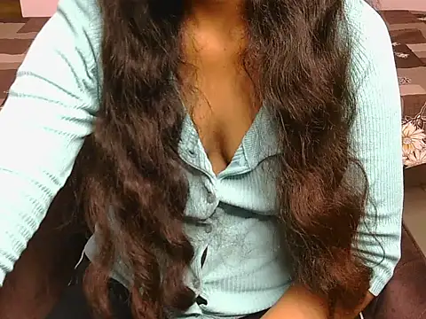 Shivani-19 webcam