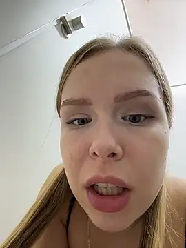Liza_risky 🤥 online naked stream