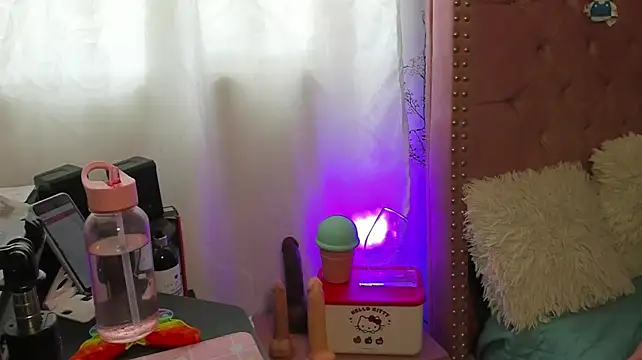 LillyCandy webcam